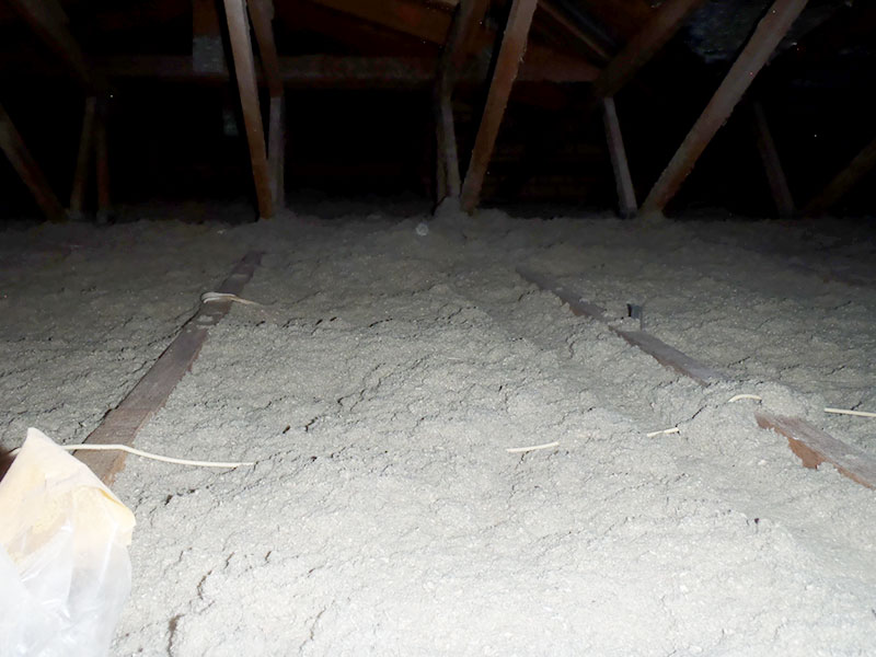 asbestos_reporting_possibly_mr_fluffy_roof_insulation